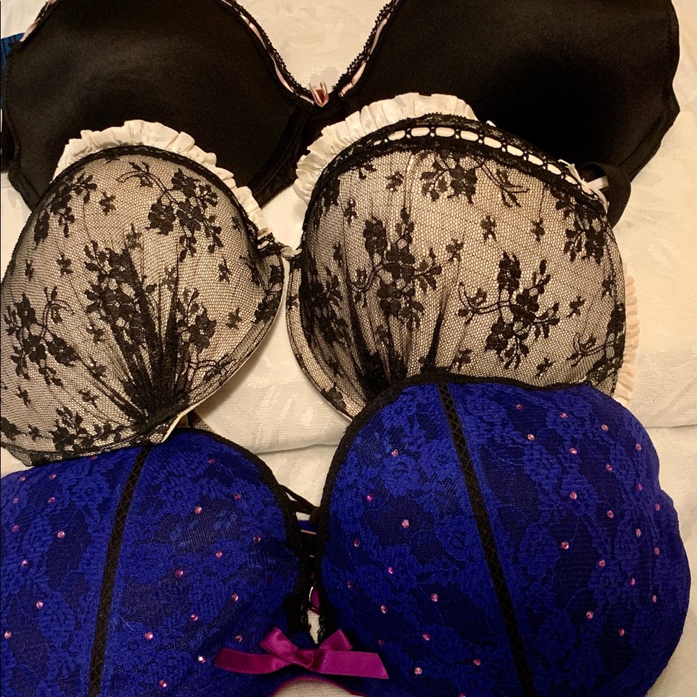 SOLD!!!   🥵🥵🥵🥵  SOLD🥵🥵🥵Victoria Secret Bras